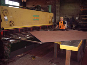 Guillotine work Guillotine work